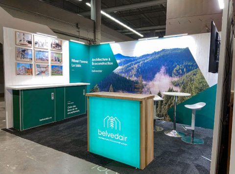 Kiosque à l'effigie de l'entreprise Belvedair pour un événement.