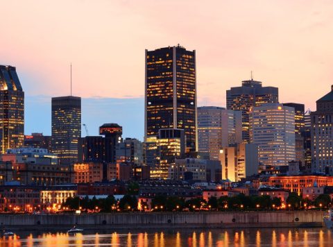 Vue panoramique de Montréal au coucher de soleil
